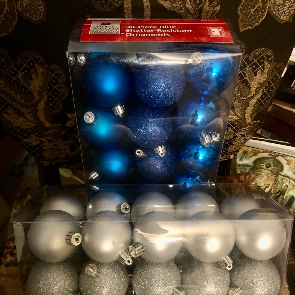 Home Accents Holiday, 60 shatterproof ornaments, never used